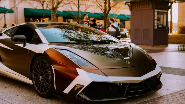 01-01-lamborghini