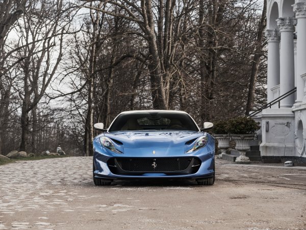 Ferrari-812-superfast-tailor