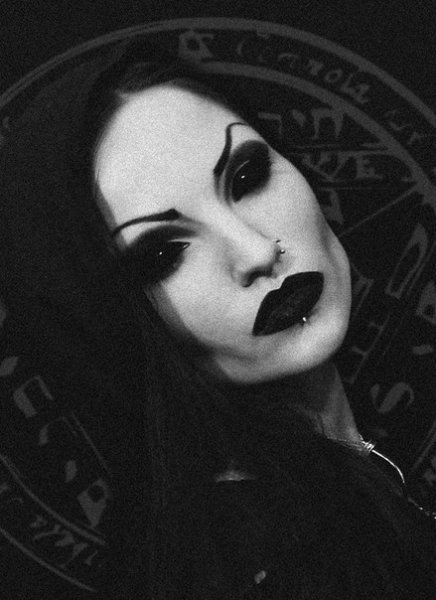 Jenny Dagon (18)