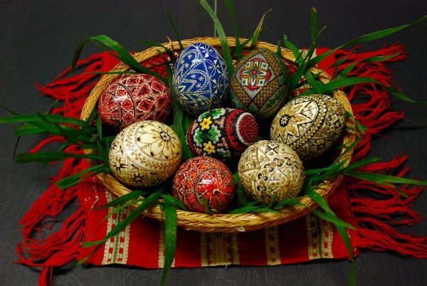paste-fericit-tuturor-happy-easter-to
