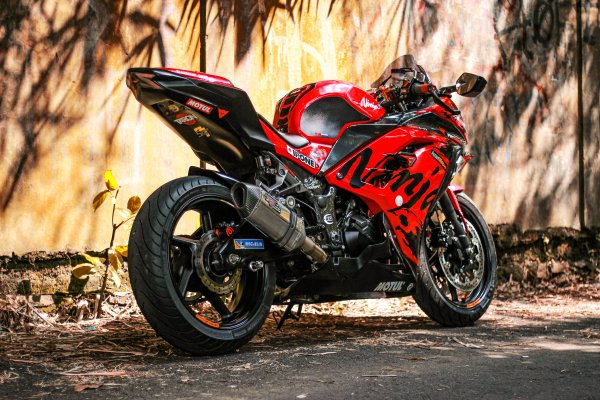 Yamaha-yzf-r1
