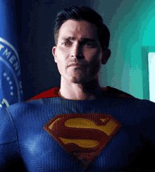 Tyler-hoechlin-superman (3)