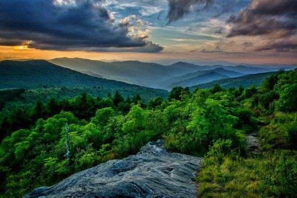 Les-gory-oblaka-krasivo