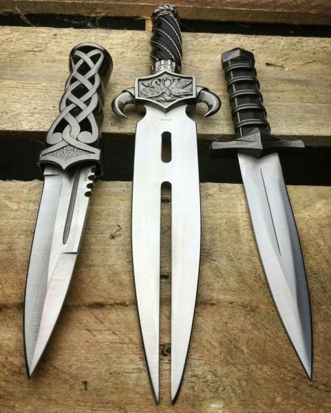 caa822f7c8f051985cac2b57a3fb9466--knifes