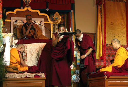 Тибетские монахи - Мантра благополучия.