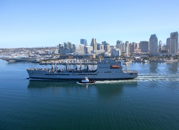 IMG viter59 USNS Lucy Stone T-AO-209