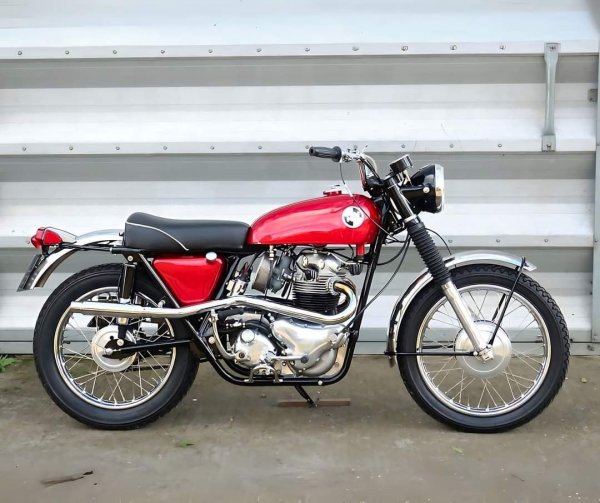 NORTON P11 (1967г.)