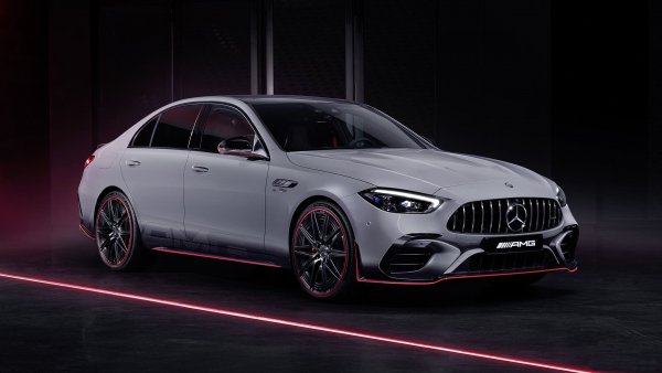 Mercedes-AMG-C-63-S-E-PERFORMANCE-F1-Edition