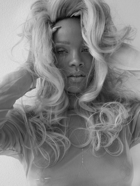 Rihanna-Sexy-Lingerie-Photoshoot-8-1