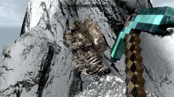 Алмазная кирка из Майнкрафта