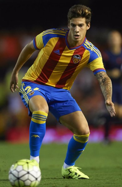 Santi Mina