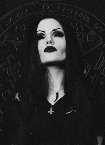 Jenny Dagon (19)