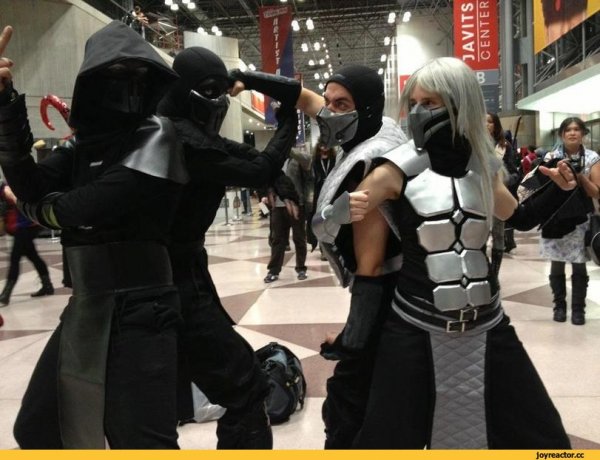 Smoke-(Mortal-Kombat)-Mortal-Kombat-Игры