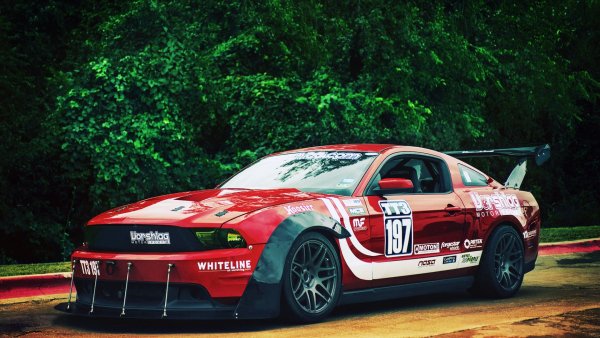 ford-mustang-race-car