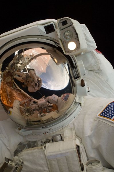 Hubble Reflect