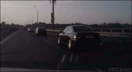 Удачная авария и ловкий мотоциклист