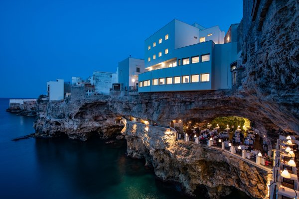 Hotel Grotta Palazzese, гостиница, Via Narciso, 59