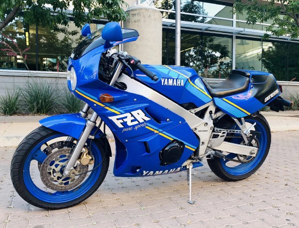 YAMAHA FZR400 (1987г.)