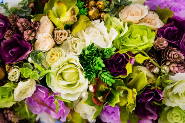 rozy-orhidei-eustoma-krupnym