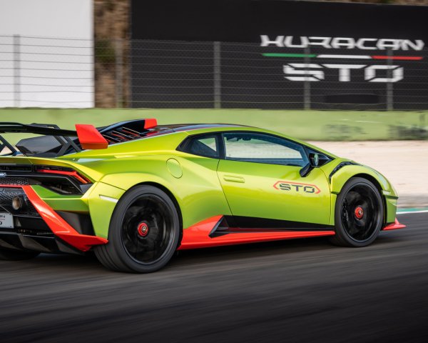 Lamborghini Hurac n STO green car rear view 156365 10