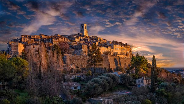 Saint-paul-de-vence-france-sen-pol-de-vans-frantsiia-kholm-d