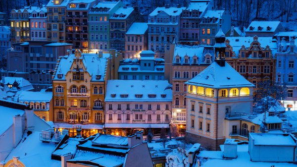 KarlovyVary ROW7214269081 UHD