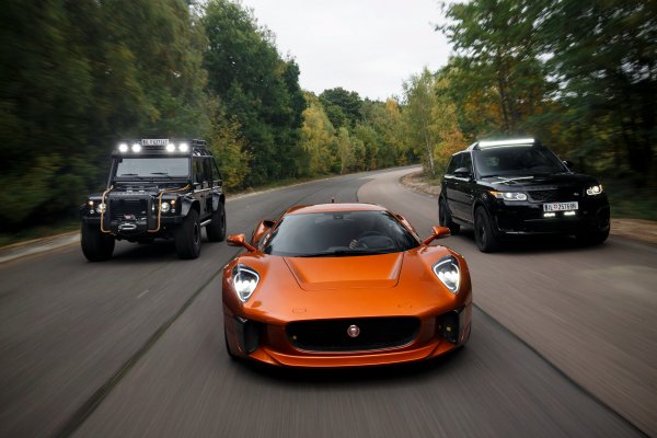 Jaguar-c-x75-007-spectre-2015