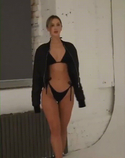 Ero-gif-Эротика-попка-Vladislava-Kamynina-8362668