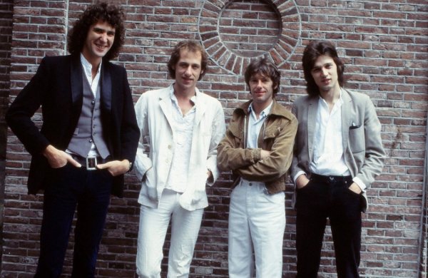 Dire Straits - Brother in Arm