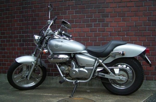 Honda MAGNA