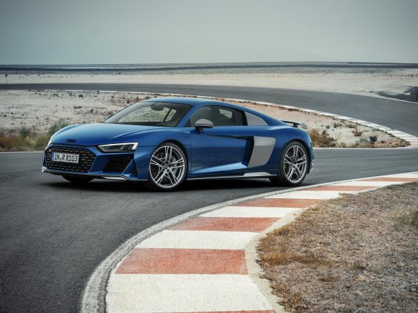 Audi-r8-v10-track