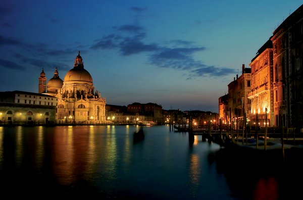 venice-italy-city-night-4506
