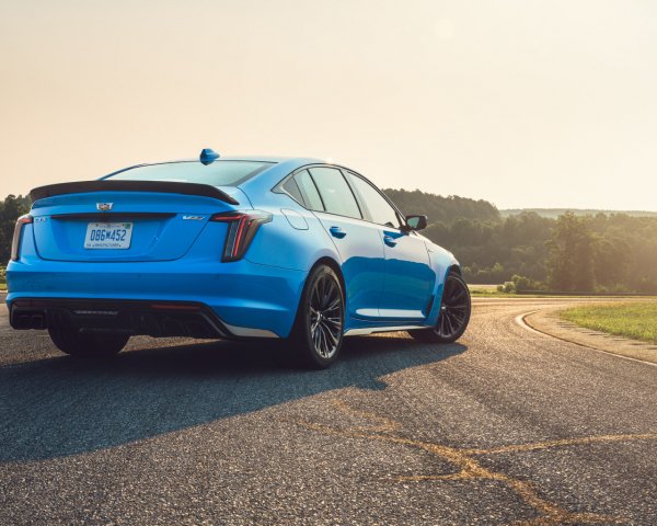 Cadillac Cadillac CT5-V Blackwing blue car 2022