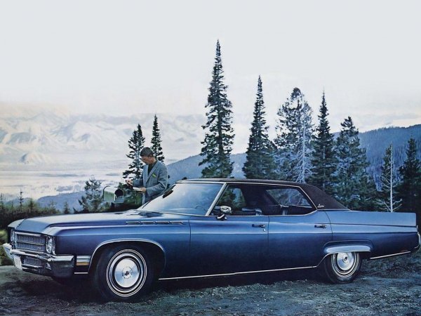 Buick Electra Limited Hardtop Sedan