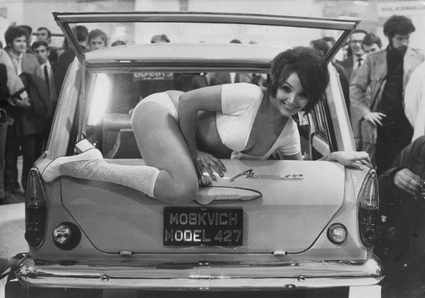 Реклама автомобиля Москвич-427 1971г