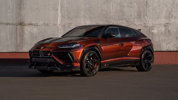 Lamborghini-urus-revo-stealth-edition-2024-top-c