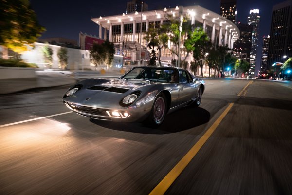 Lamborghini-1971-miura
