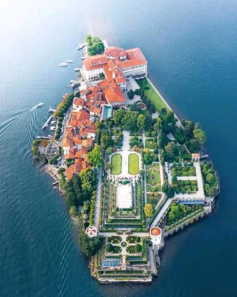ИЗОЛЛА БЕЛЛА