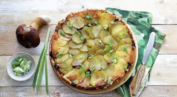 Заливной пирог с картофелем и грибами