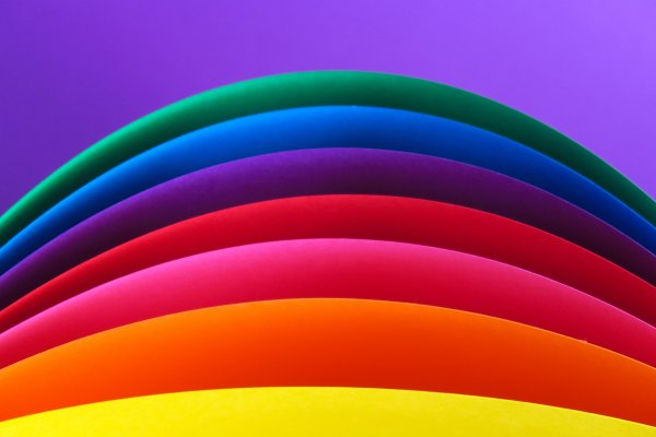 Rainbow-colors-purple-yellow-smooth