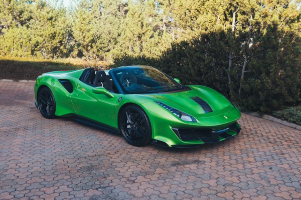 Ferrari-488-pista-spider-tailor