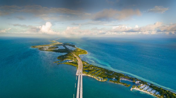 KeyWestBridge ROW2589819219 UHD