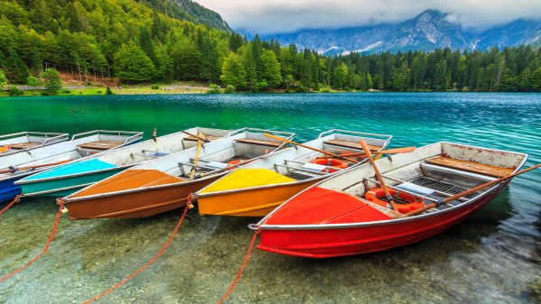 Colorful Boats Premium 2