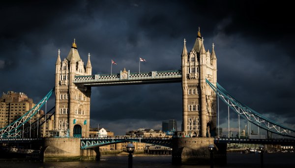 tower-bridge-london-sunshine