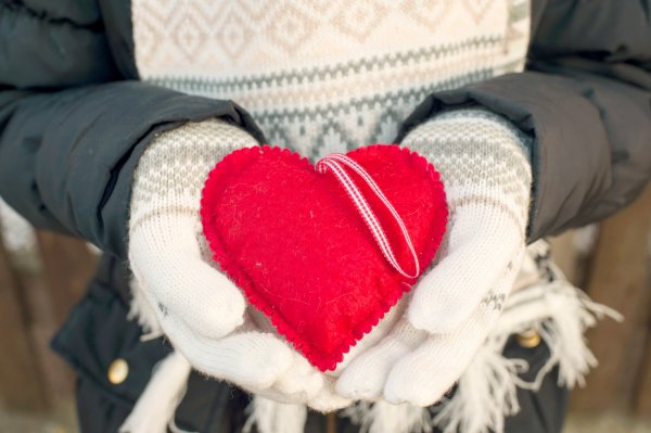 Valentine's Day Glove Heart Hands 2560x1703