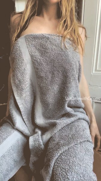 KatiewithGcups-домашняя-эротика-эротические-гифки-7065046