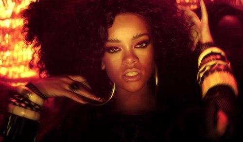 Rihanna-Disturbia