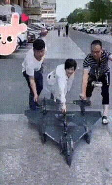 Игрушка-самолёт