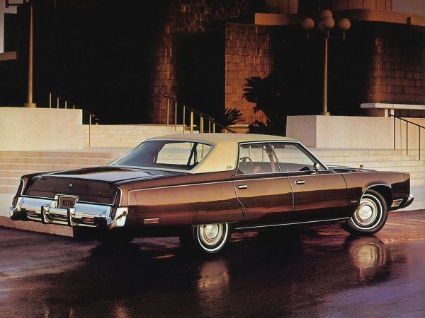 Chrysler New Yorker Brougham 4-Door Hardtop (1976)