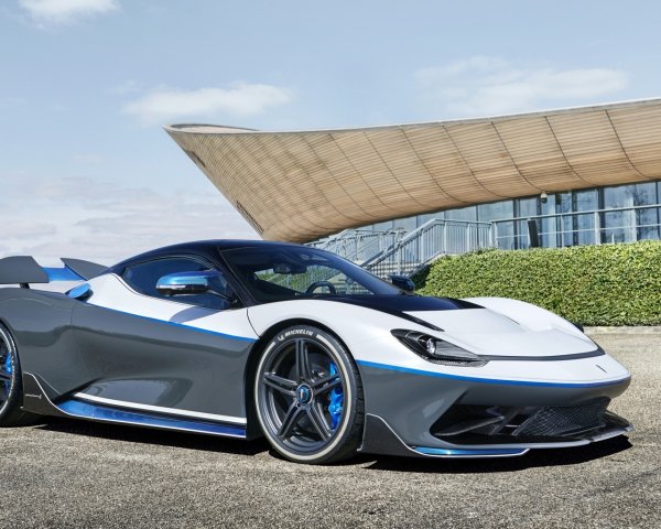 Auto Pininfarina Battista Anniversario sports car 158053 10